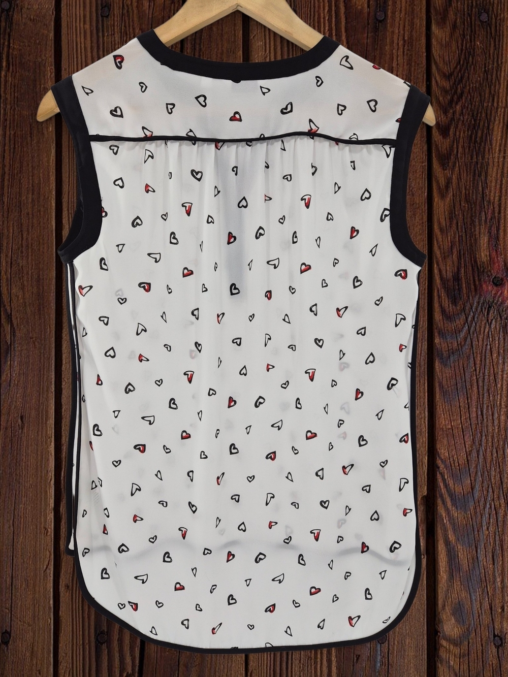 Reitmans Women's White Heart Print XS Sleeveless Blouse Black Trim Romantic Top - Picture 2 of 13